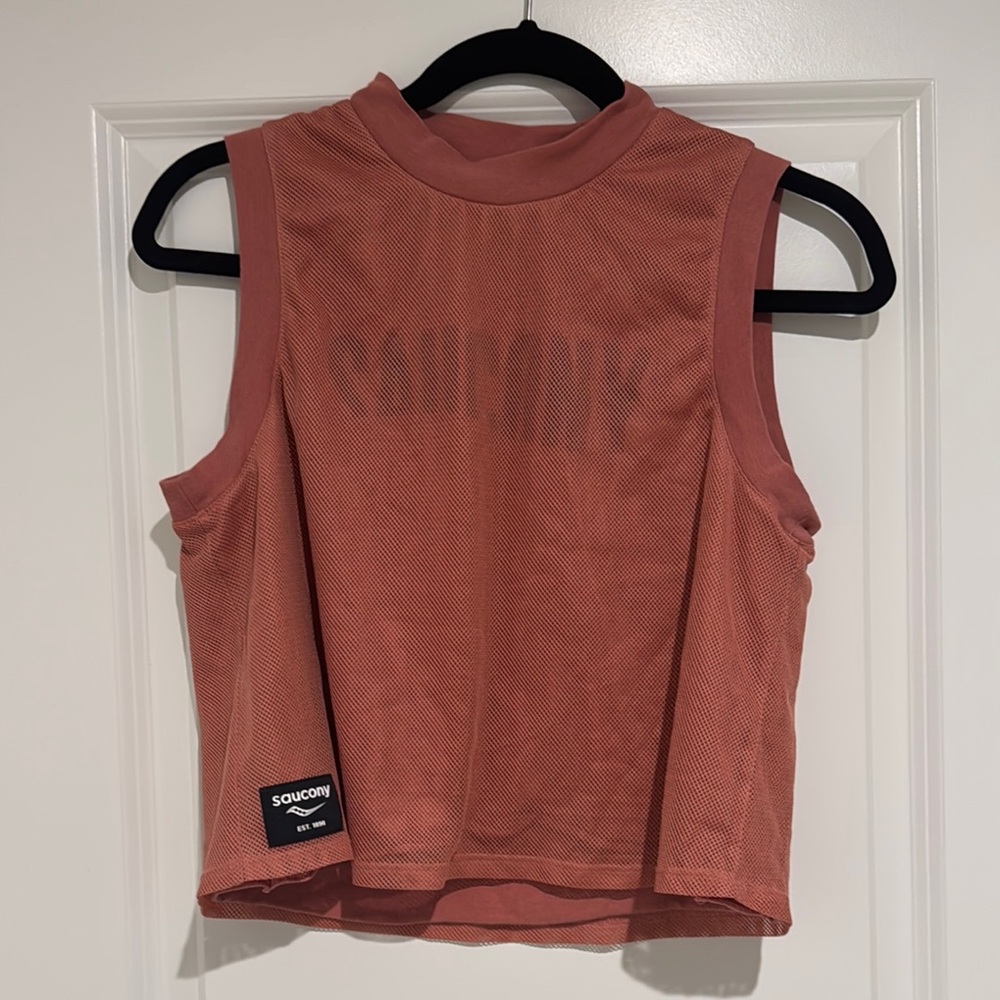 NWOT Saucony Women's Cropped Pink Coral Mesh Sleeveless Top